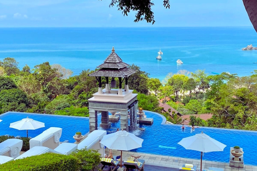 Luxury resort infinity pool with sea view in Thailand – Auasia Travel